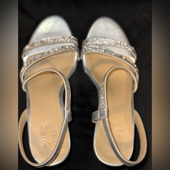 Naturalizer Silver Rhinestone Heels for Formal Events Wide/New - Picture 6 of 9